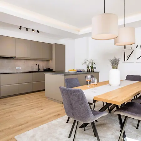Bellevue Adria Апартаменты Ичичи