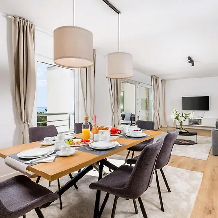 Bellevue Adria Апартаменты *